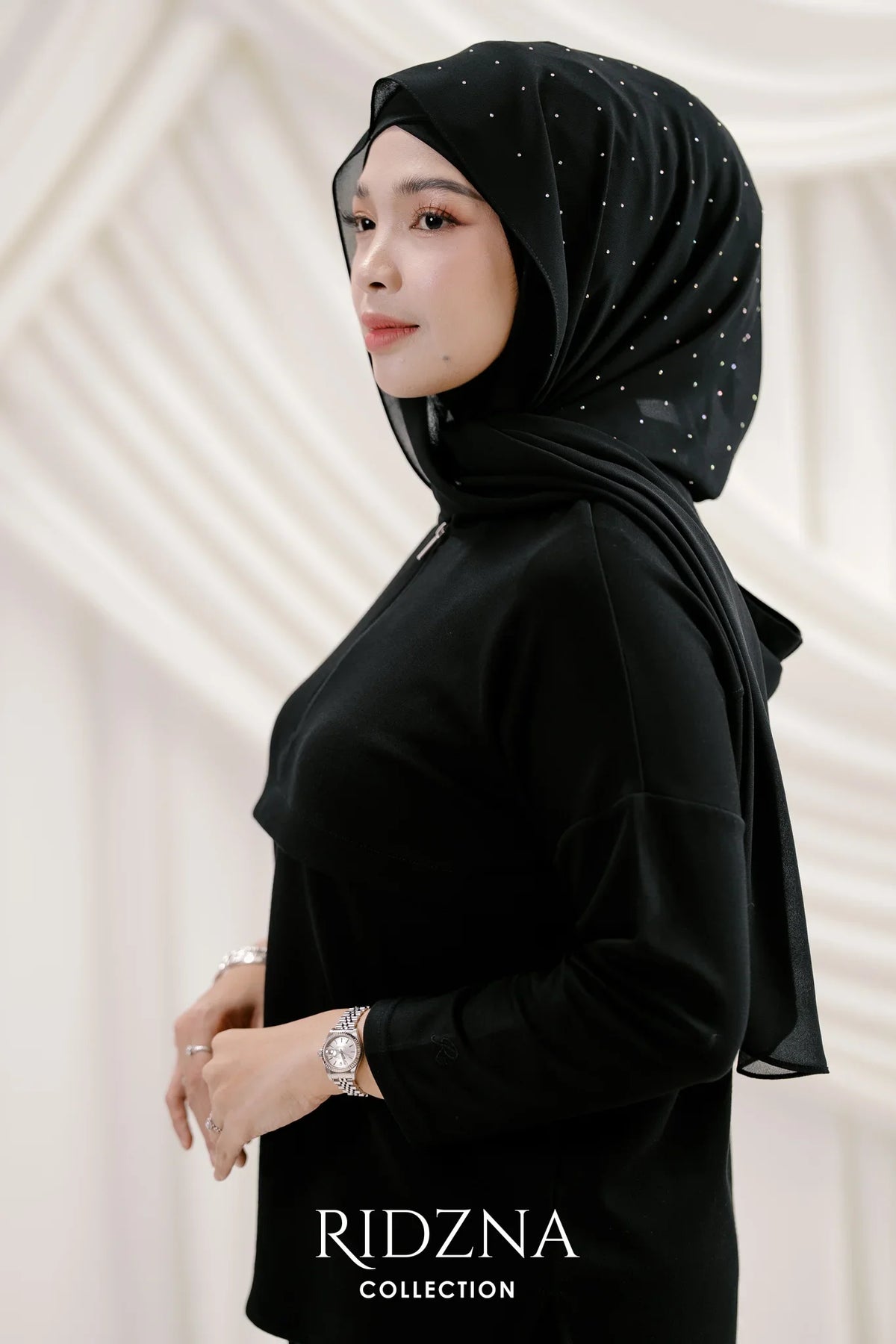 Ridzna Hoodie Shawl