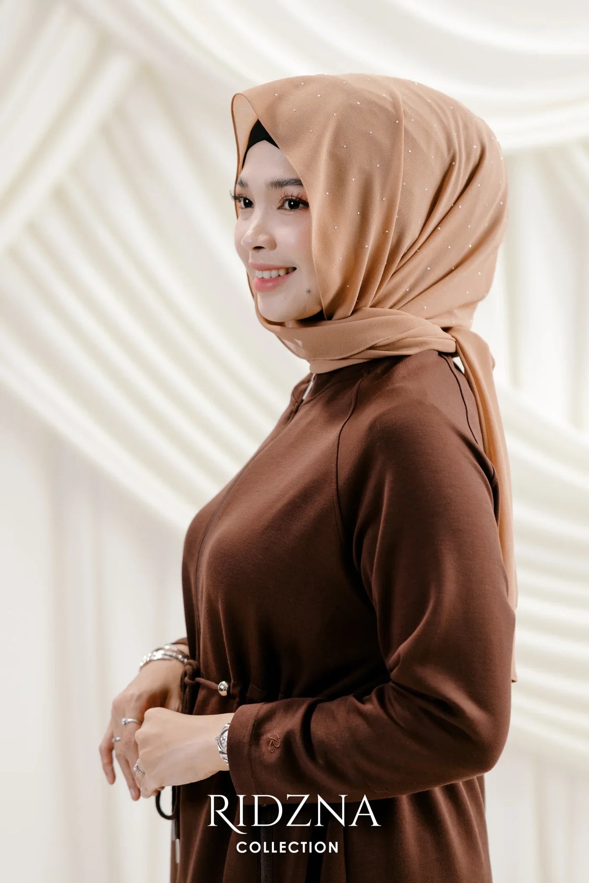 Ridzna Hoodie Shawl