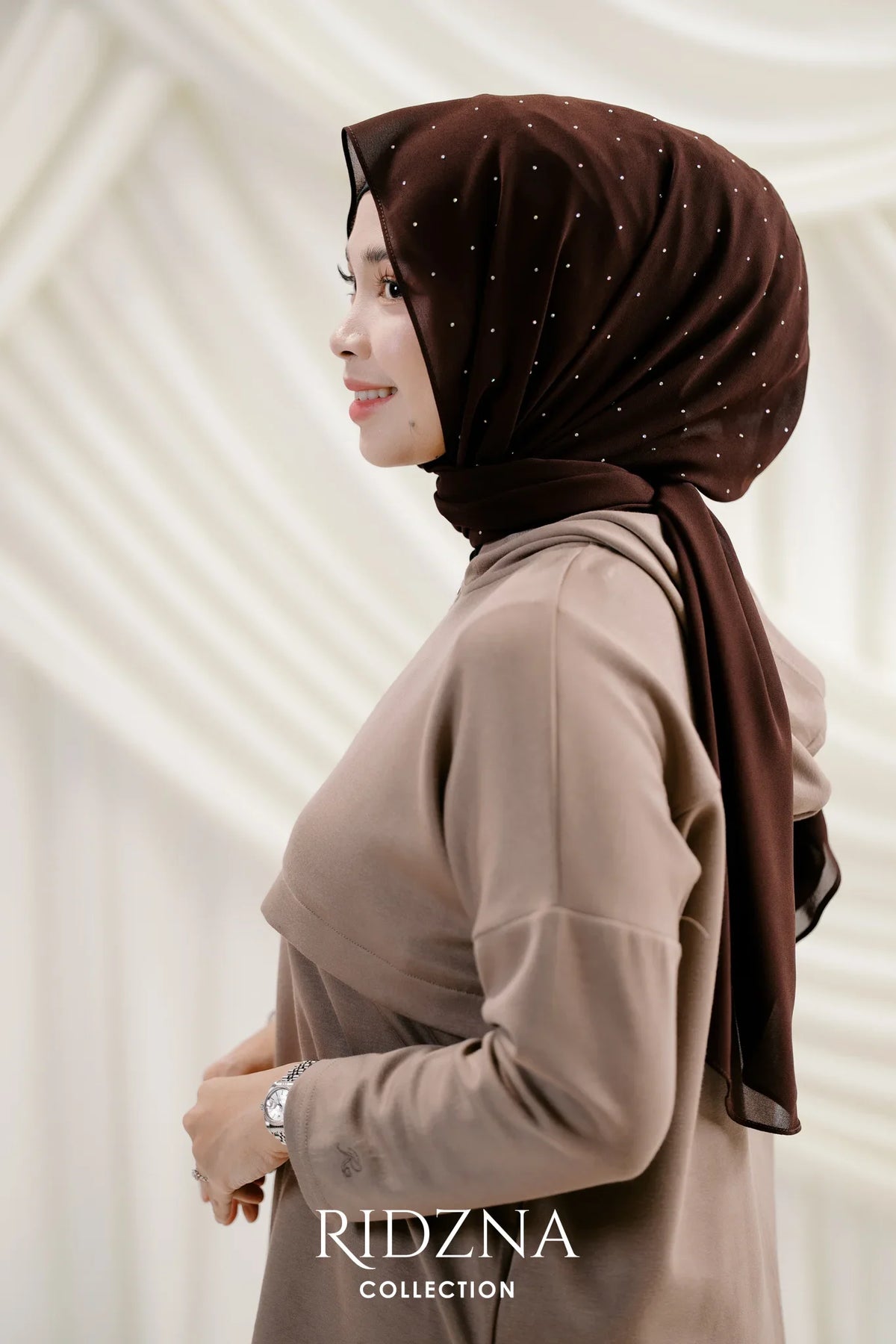 Ridzna Hoodie Shawl